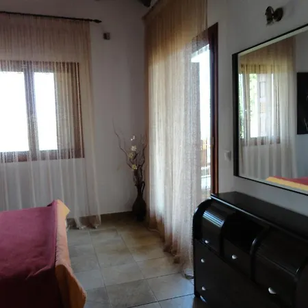 Apart-hotel Garden 4*