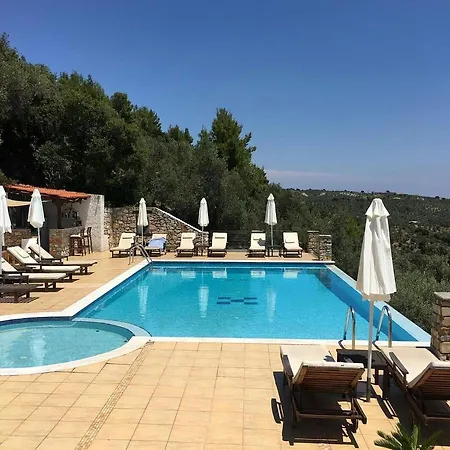 Garden Aparthotel 3*
