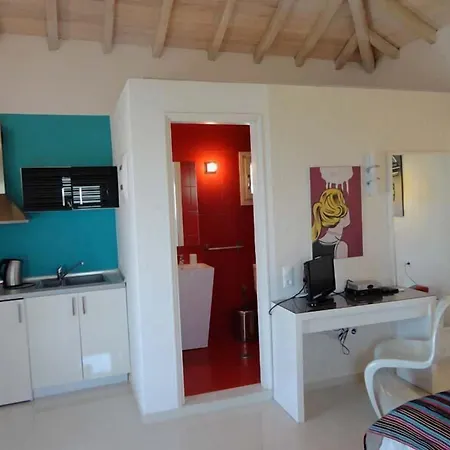 Ξενοδοχείο με διαμερίσματα Garden 4*