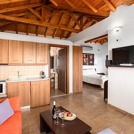 Skiathos Garden Aparthotel 4*