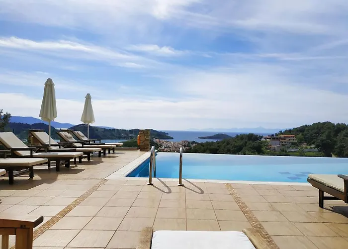 מלון דירות Garden 4*