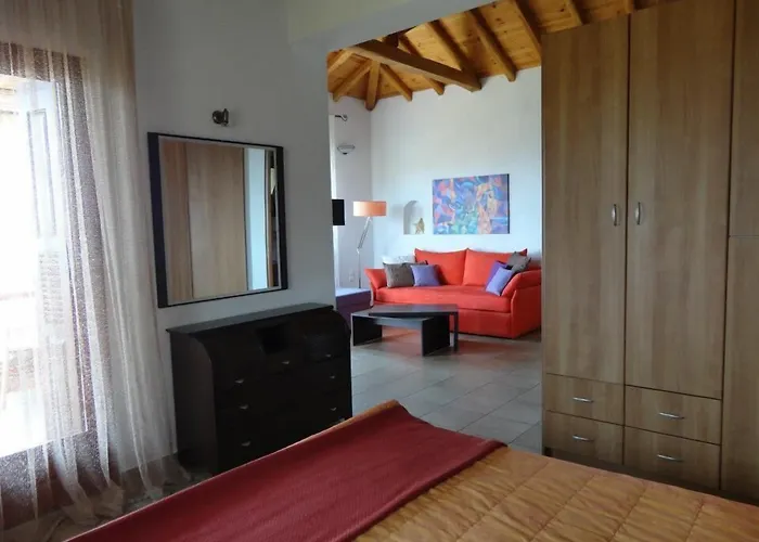 Garden מלון דירות 4*