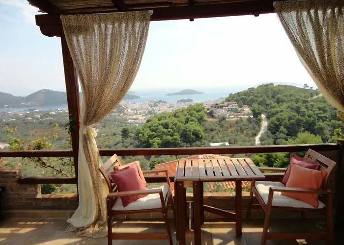 מלון דירות Garden 4*