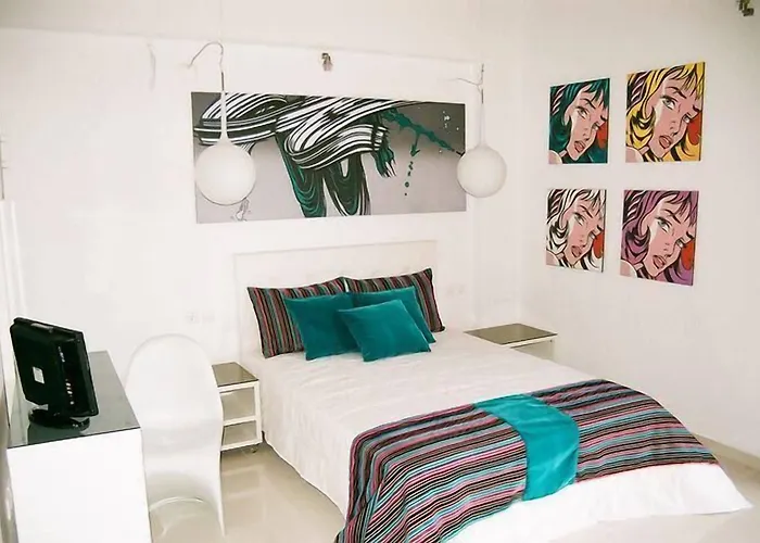 מלון דירות Garden 4*