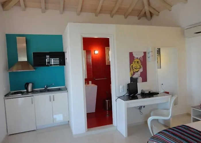 מלון דירות Garden 4*