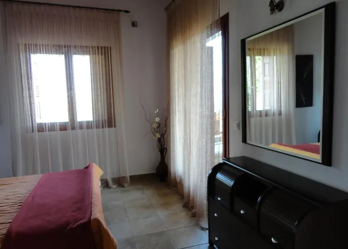 מלון דירות Garden 4*